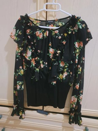 Blusa Denny Rose floral negra Talla S