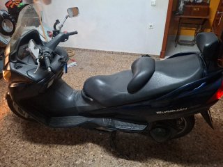 Suzuki Burgman 400 - Maxi Scooter
