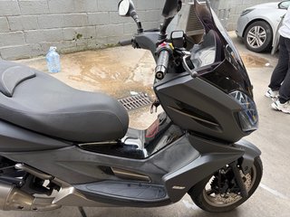 Kymco K-XCT 125cc Maxi Scooter Negra/Gris