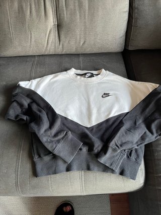 Sudadera Nike corta bicolor