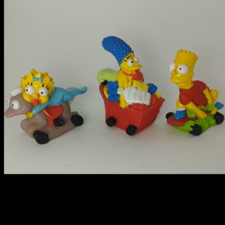 3 figuras Los Simpsons
