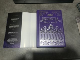 Enchantra (EDICIÓN ESPECIAL LIMITADA)