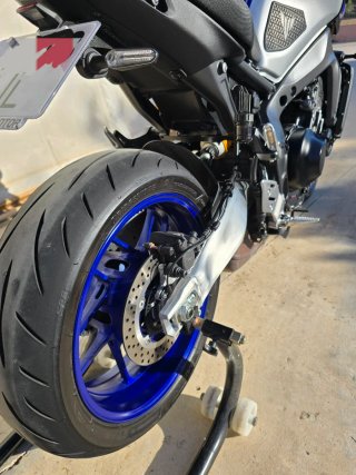 Yamaha MT-09 SP Negra/Gris/Azul/Dorado