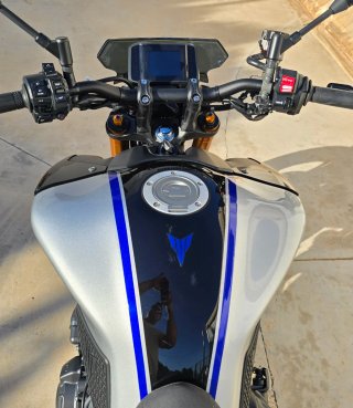 Yamaha MT-09 SP Negra/Gris/Azul/Dorado