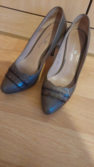 Zapatos de tacón Gloria Ortiz marrones/grises tall