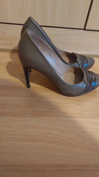Zapatos de tacón Gloria Ortiz marrones/grises tall