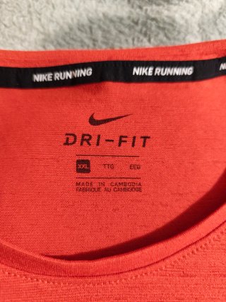 Camiseta Nike Dri-Fit Roja