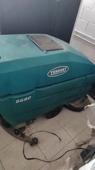 Máquina Fregadora Tennant T3 y Tenan 5680