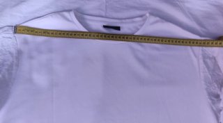 Camiseta Yessica blanca mangas encaje. Ver medidas
