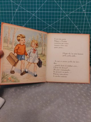 Due libri Vintage "Bimbi Felici"