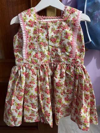 Vestido niña flores rosas