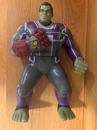 Figura Hulk Gigante con Guantelete
