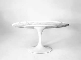 VENDIDA Mesa Tulip Oval tapa de mármol 30mm