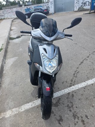 Kymco 125 Scooter Negro/Plata