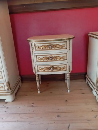 Conjunto 7 muebles policromados oro y blanco