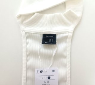 Top Bershka Cuello Alto Blanco Talla L