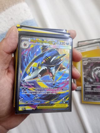 Varias cartas pokemon