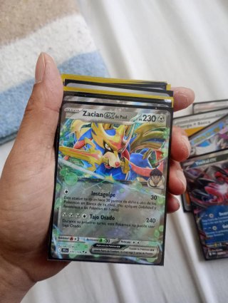 Varias cartas pokemon