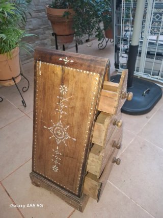 Mueble piramidal madera y metal