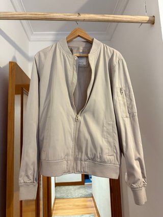 Chaqueta bomber beige chico