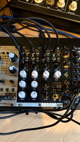Nano Octa 808 - Módulo Eurorack Analogico
