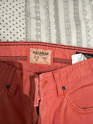 Pantalón tejano rojo coral