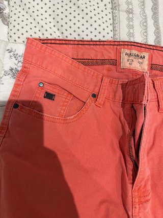 Pantalón tejano rojo coral