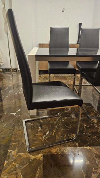 Mesa Comedor extensible Cristal + 4 Sillas