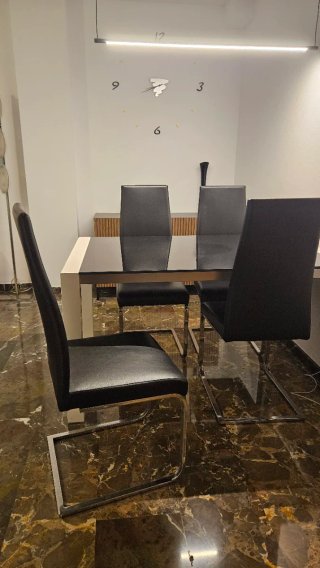 Mesa Comedor extensible Cristal + 4 Sillas