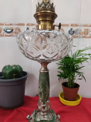 Quinqué de cristal y metal