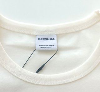 Camiseta Crop Bershka Mariposa Talla M