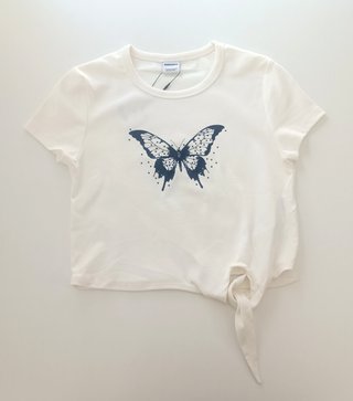 Camiseta Crop Bershka Mariposa Talla M