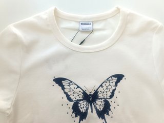 Camiseta Crop Bershka Mariposa Talla M