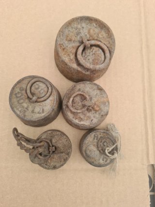 Pesas antiguas de báscula