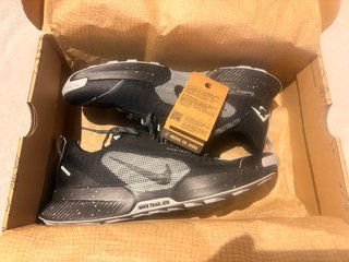 Nike Juniper Trail 3 Negro/Blanco