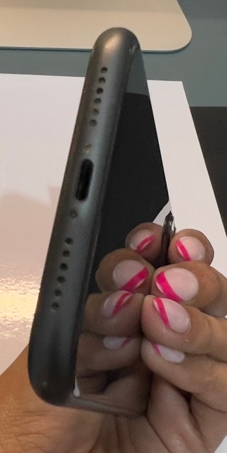 iPhone 11 Negro con funda