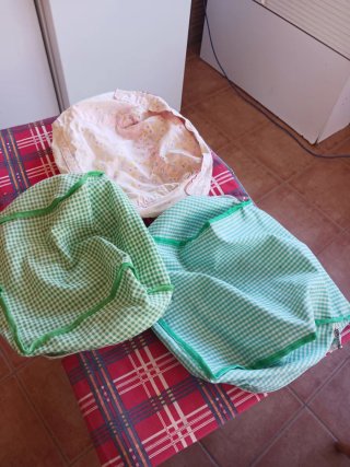 Jaula para pájaros con fundas de tela