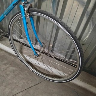 Bicicleta de carretera azul