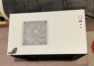 Case Mini PC Gaming Bianco con interni neri