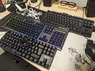 Pacchetto 3 Tastiere Razer - Corsair - Krom