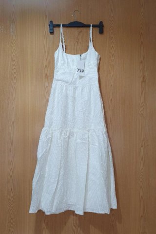 Vestido midi Zara