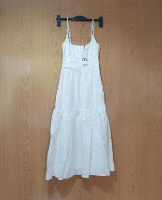 Vestido midi Zara
