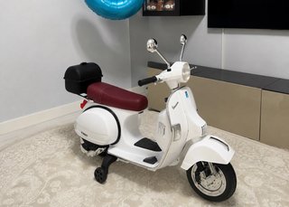 Moto Eléctrica Estilo Vespa Blanca