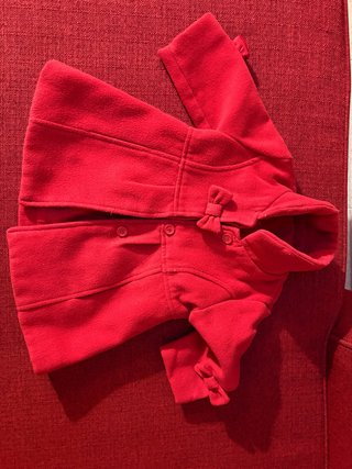 Abrigo rojo 3-6 meses