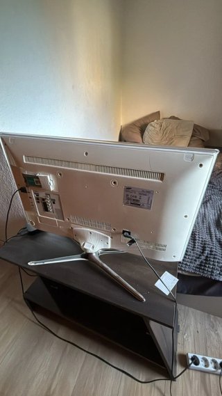 Televisor Samsung Plata y Blanco