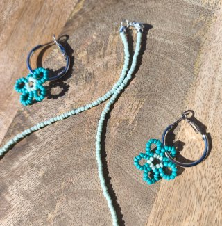 Conjunto collar y pendientes flor menta