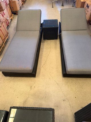 Mueble de exterior ratán con cojines