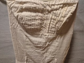 Mono de verano plisado con perlitas