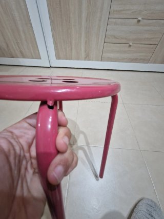 Sgabello Ikea modello vintage rosso