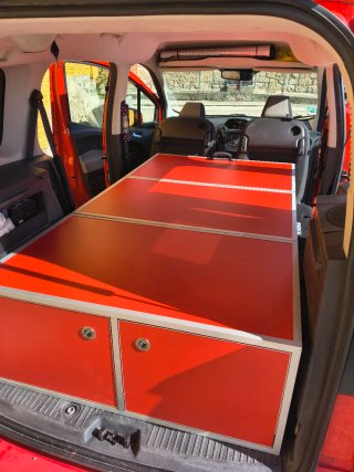 Cama/mueble Camper Ford Tourneo courier y otros.